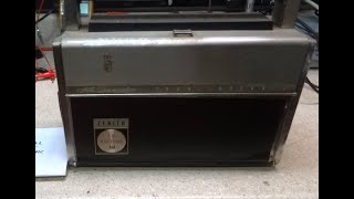 1967 Zenith Royal 3000 1 Trans Oceanic Radio [upl. by Joseph]