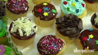 How to Frost Cupcakes [upl. by Yevoc]