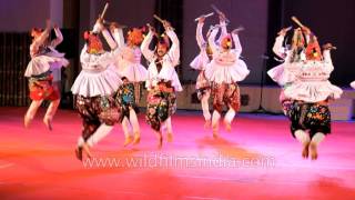 Gujaratis perform Garba dance [upl. by Lenka]