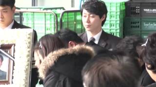 TVDaily 140108 Leeteuks Father amp Grandparents Funeral [upl. by Annahsit]