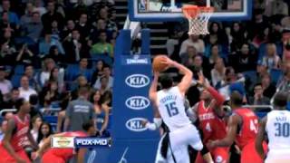 Jameer Nelson feeds Hedo Turkoglu in the lane for the twohanded slam [upl. by Marquez]